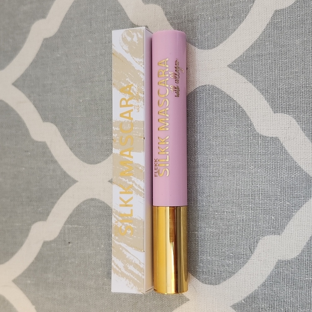 Flekk Silkk Mascara with Collagen